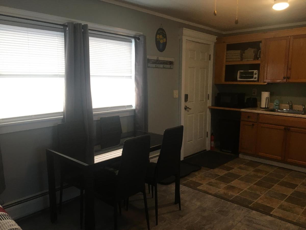 Home Away From Home, Recently Renovated North Troy Exterior foto